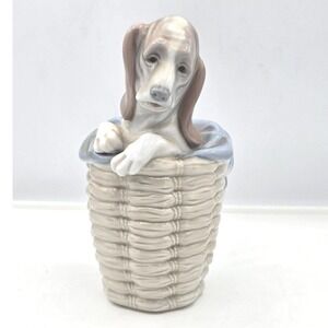 Lladro Spain Porcelain Figurine Basset Hound Puppy in Basket #1130 Vintage